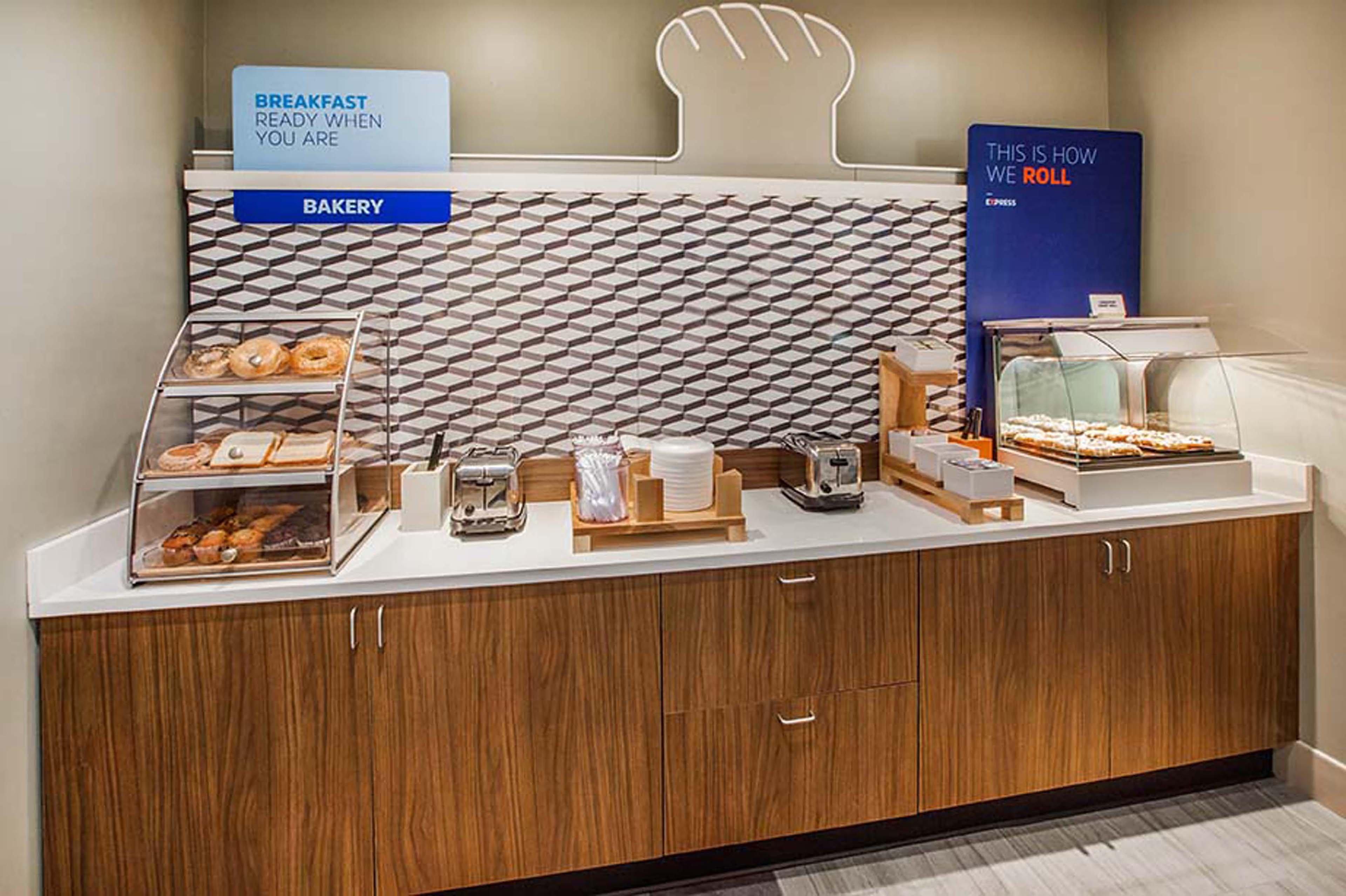 Express Frederick By Ihg Hotel